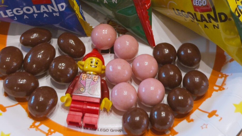 ボールチョコレート缶とミニフィグの大きさ比較