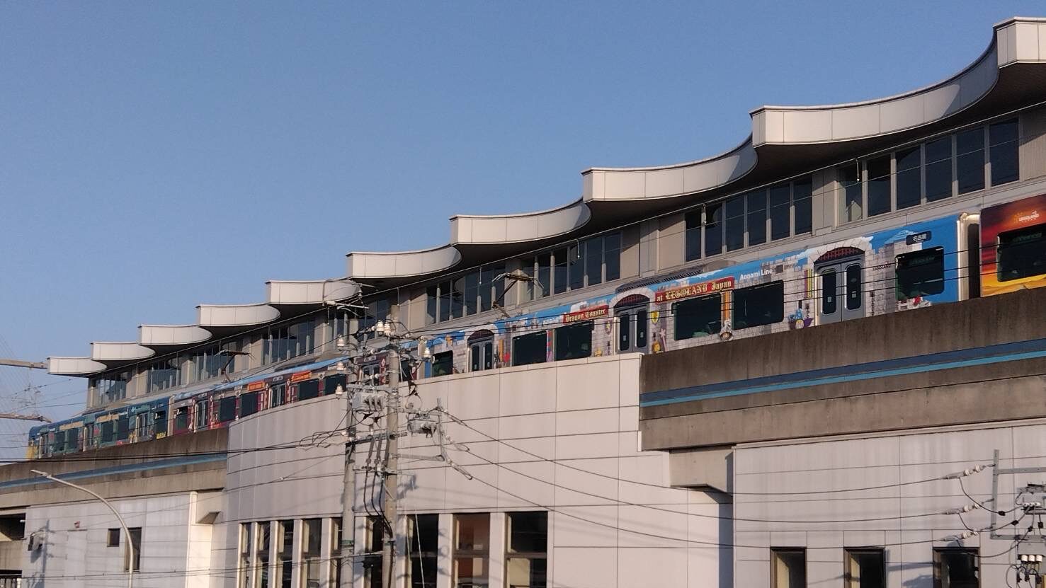 あおなみ線のラッピング電車外装