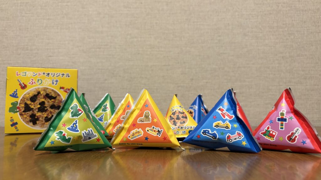 レゴランドオリジナルふりかけと三角パッケージ