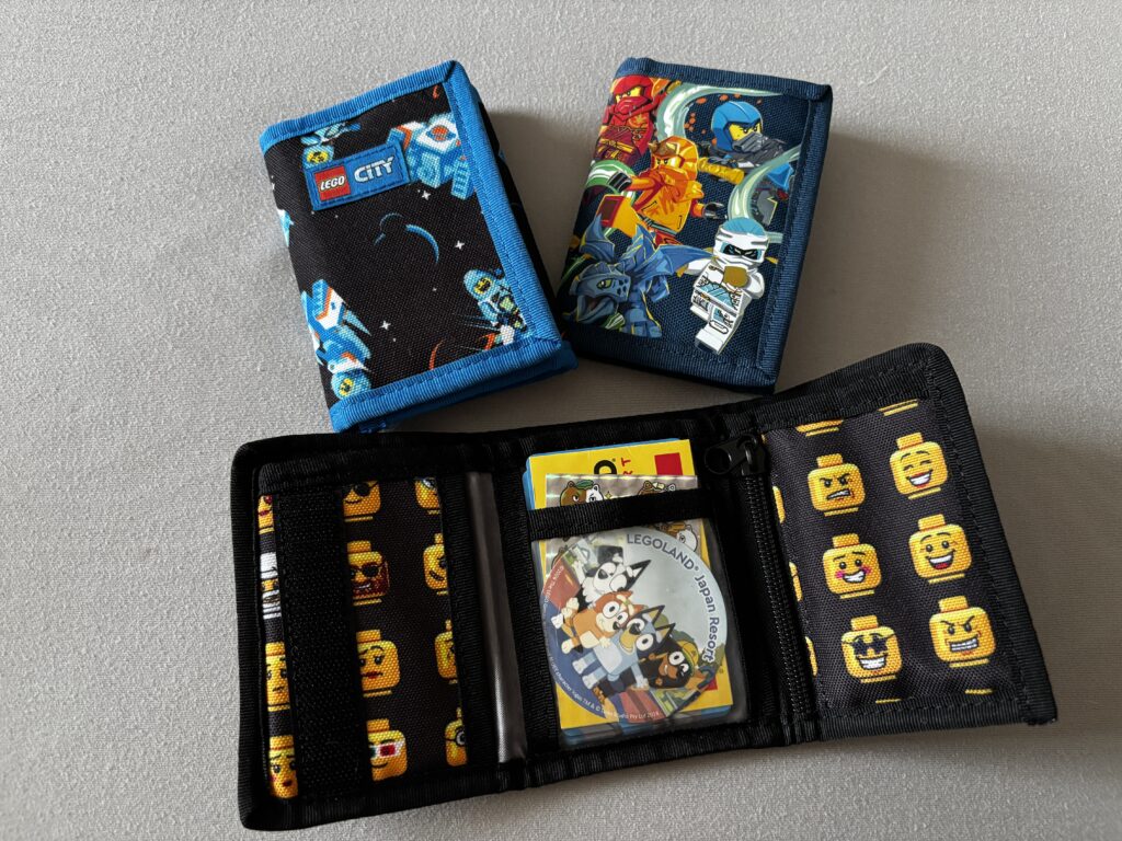 レゴシティやミニフィギュア柄のレゴ財布