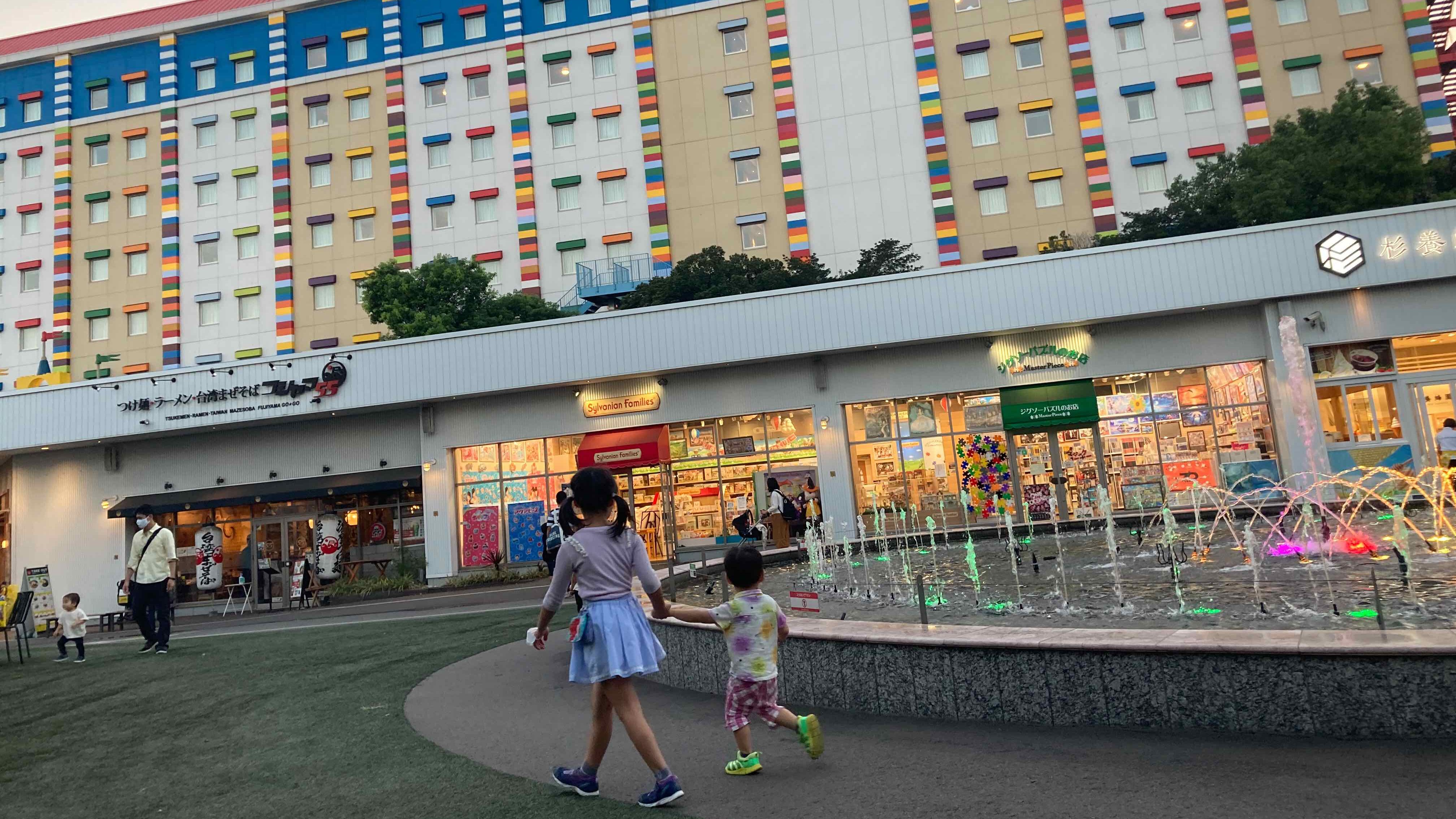レゴランドリゾートに向かう子どもたち